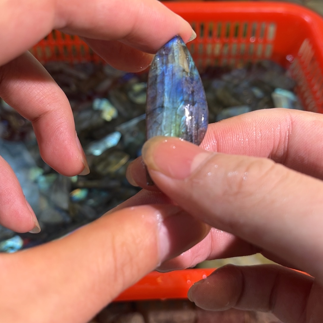 拉长石吊坠未镶嵌?****兮