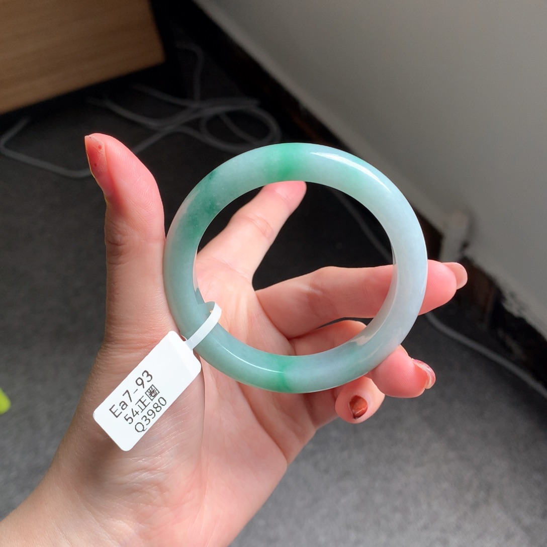 翡翠手镯未镶嵌手镯