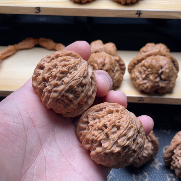 吃***惹核桃磨盘文玩核桃