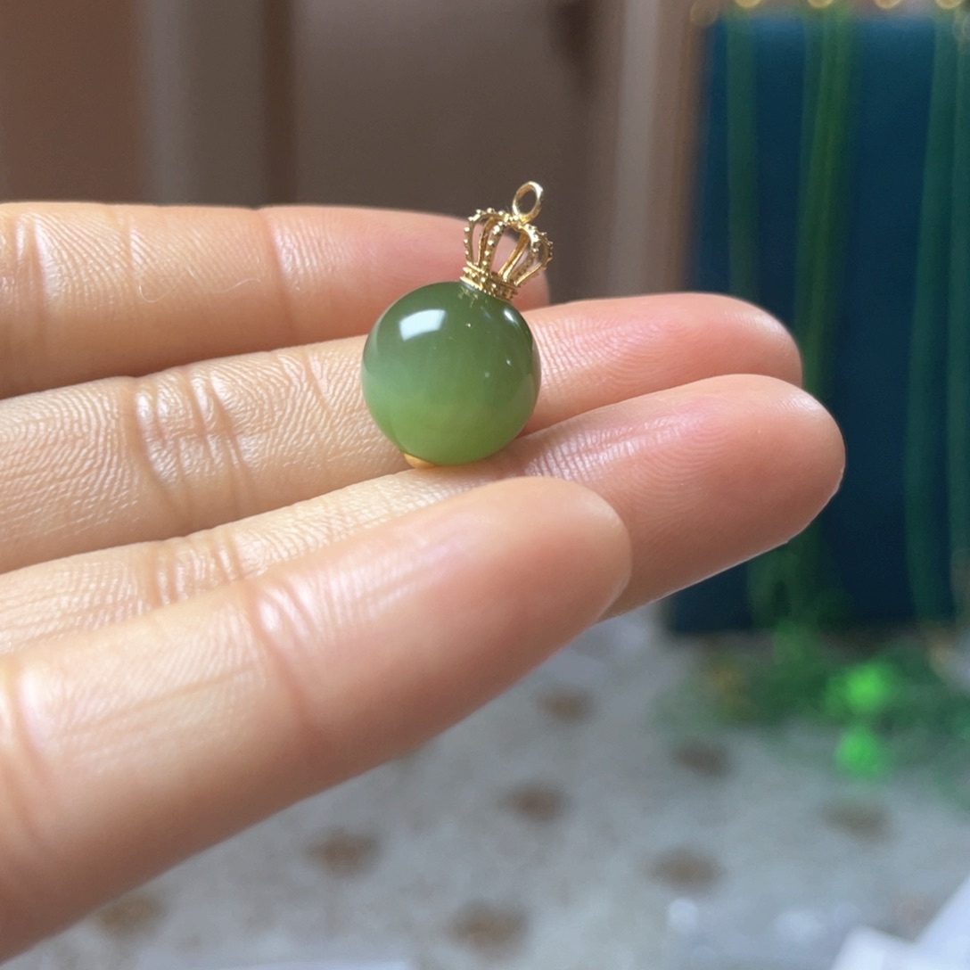 和田玉颈饰18K金镶嵌卡12