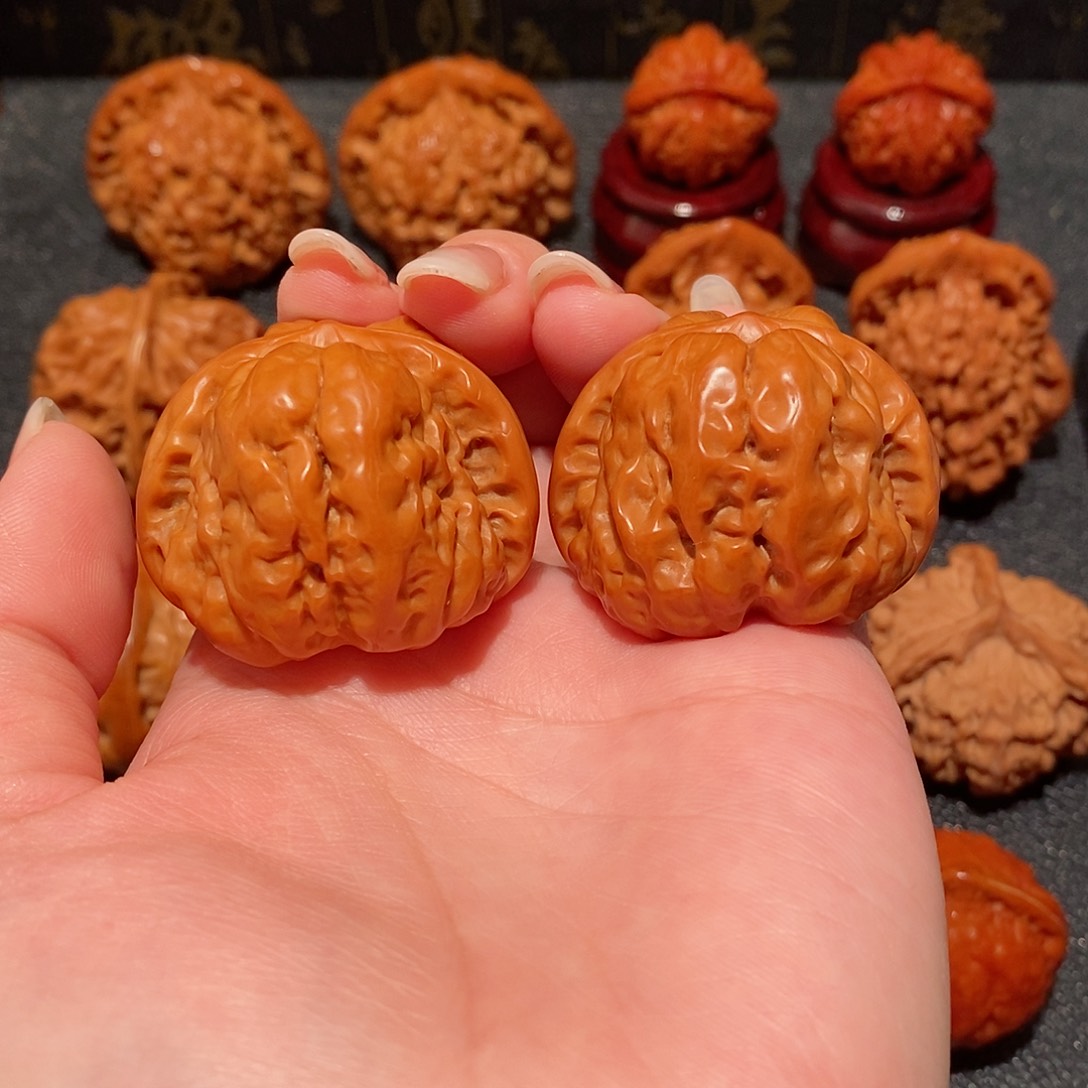 文玩核桃把件开*蛤蟆头