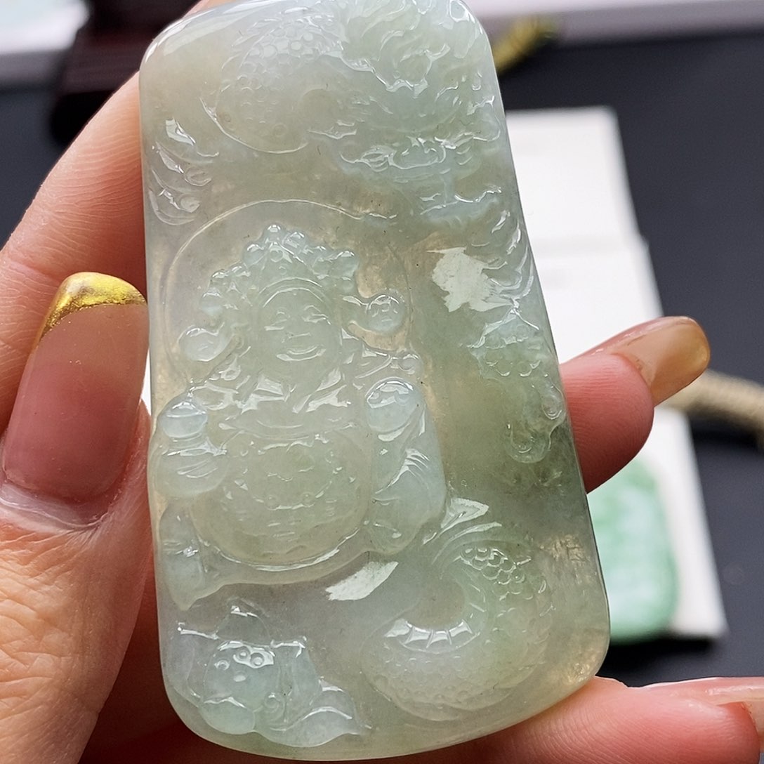 翡翠颈饰未镶嵌翡翠