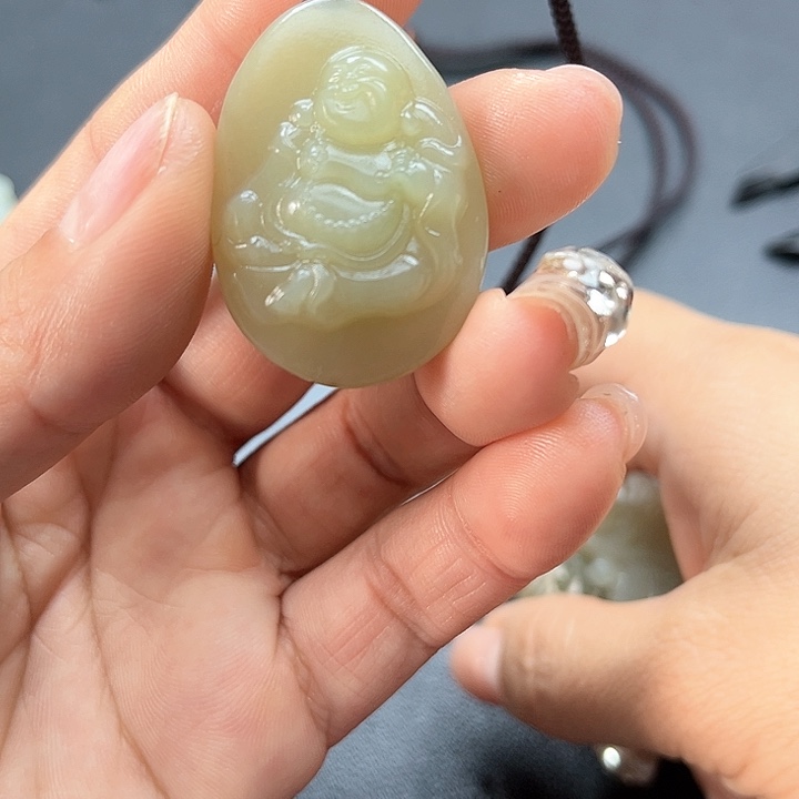 【闪购商品】颈饰未镶嵌和田玉