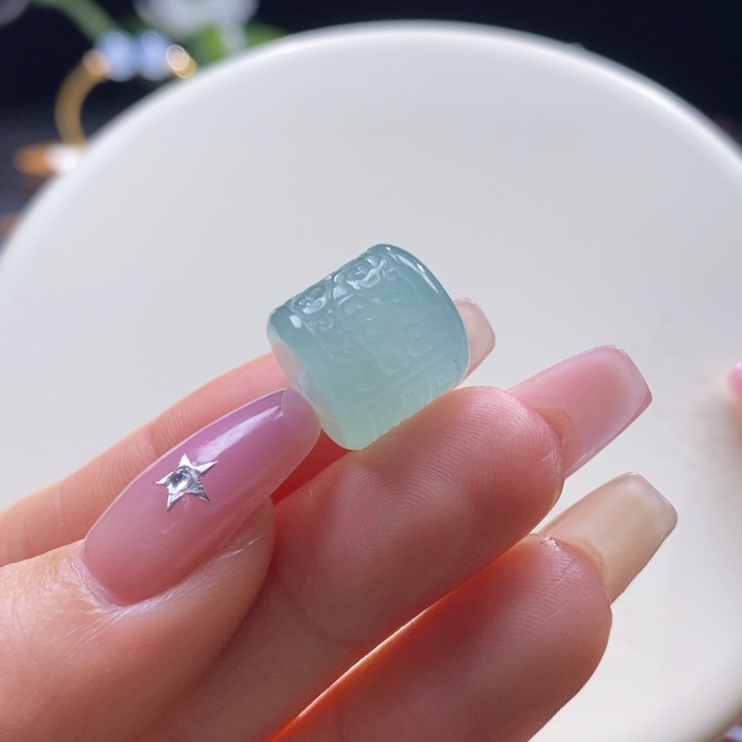 【闪购商品】翡翠未镶嵌颈饰翡翠冰晴底雕刻桶珠