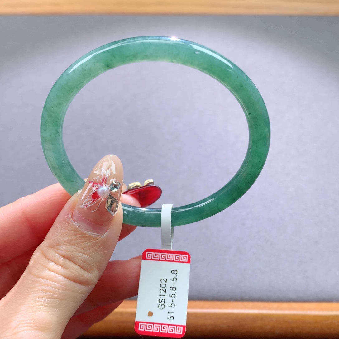 翡翠手镯未镶嵌天然翡翠手镯叮当镯