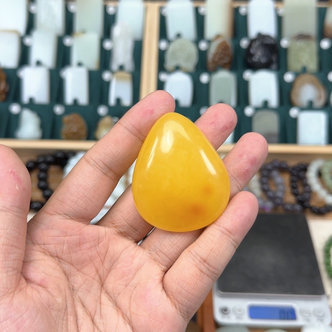 琥珀颈饰未镶嵌乌克兰蜜蜡大水滴