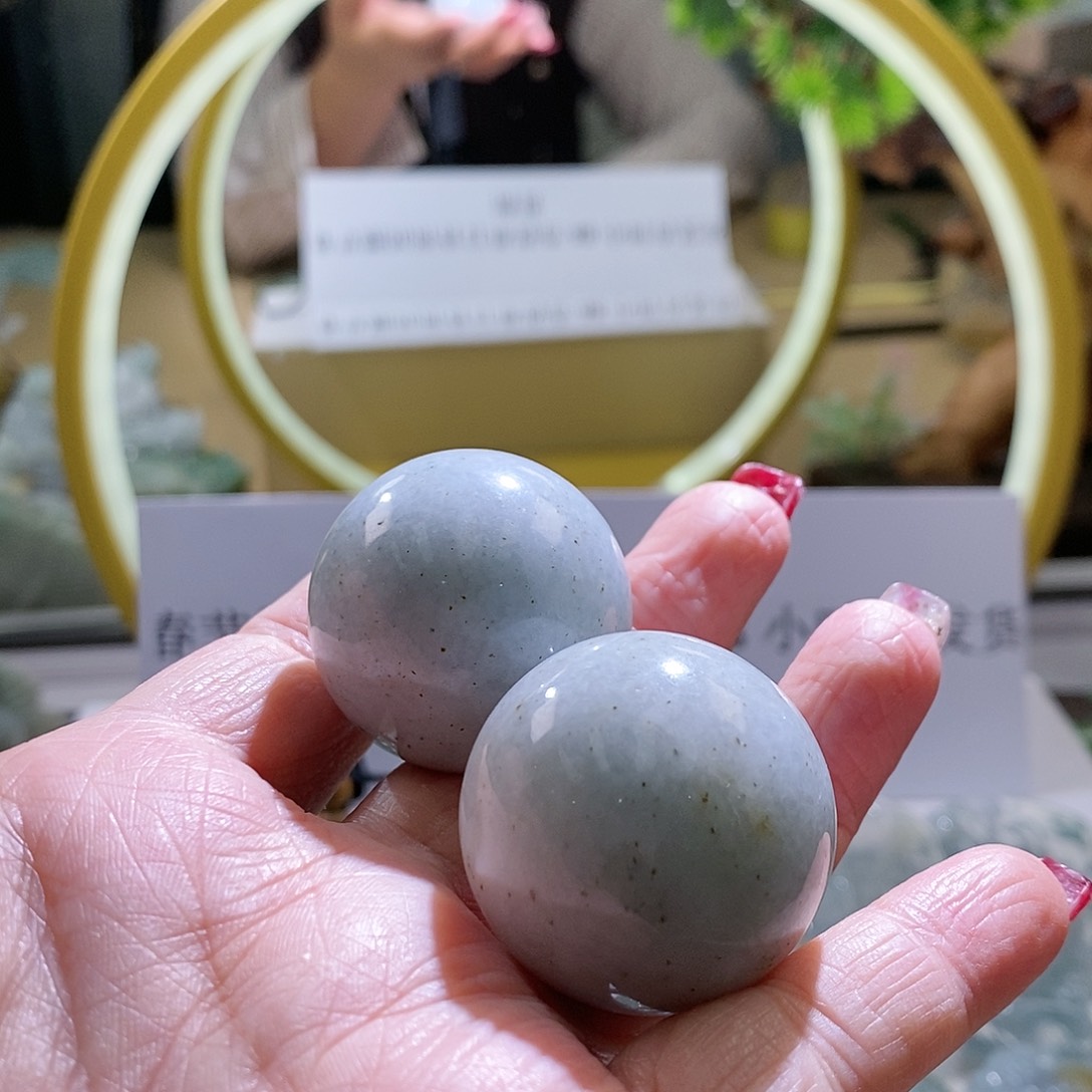 【闪购商品】翡翠颈饰未镶嵌一对