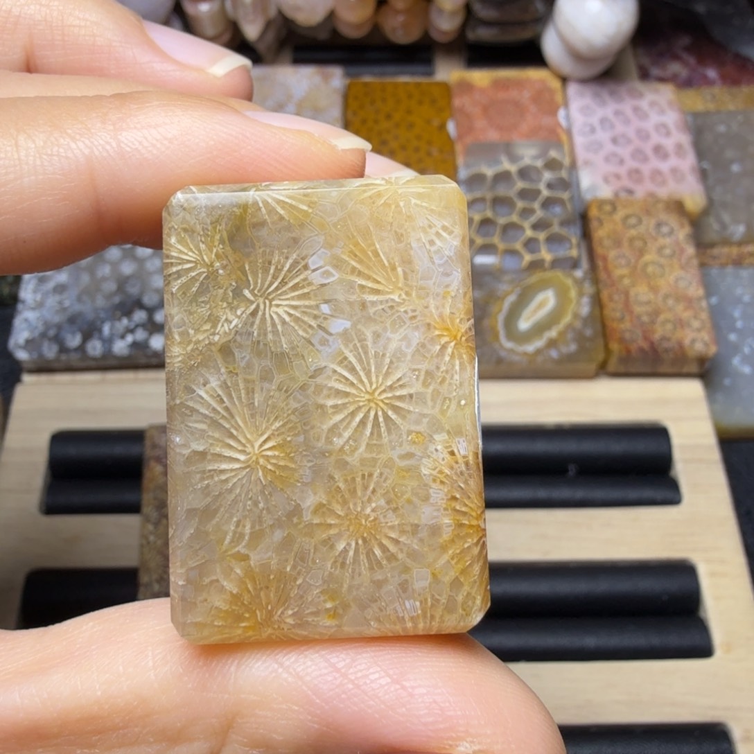 硅化玉未镶嵌闪闪的浅糖烟花