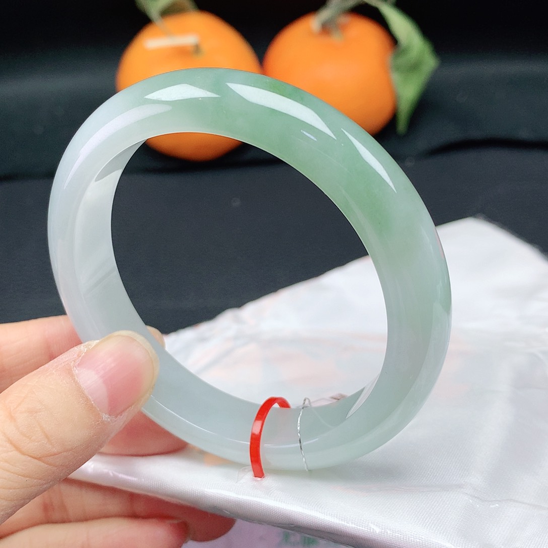 翡翠手镯未镶嵌58圈