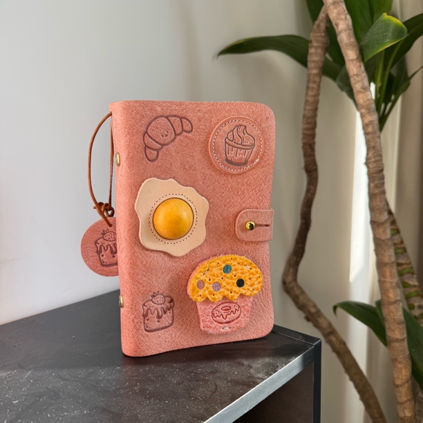 雾腊头层牛皮A6手写手账本蛋仔10102