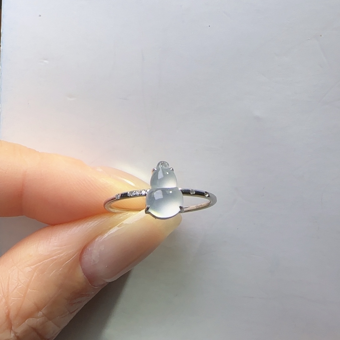 翡翠戒指18K金镶嵌天然缅料A货 白冰葫芦戒指