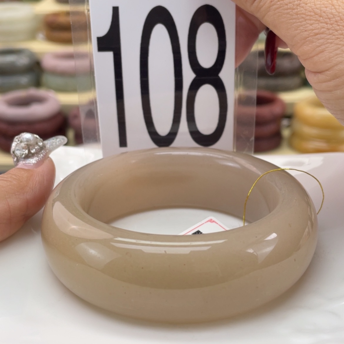 【闪购商品】石英质玉手镯未镶嵌