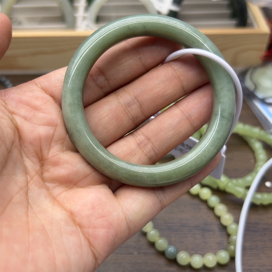 和田玉未镶嵌手镯52.7圈围713