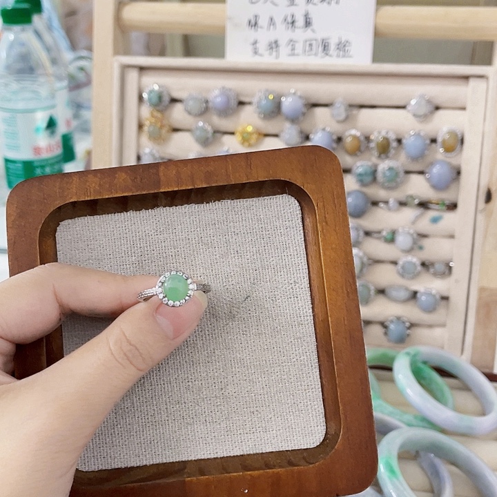 翡翠未镶嵌颈饰天然翡翠Ａ货