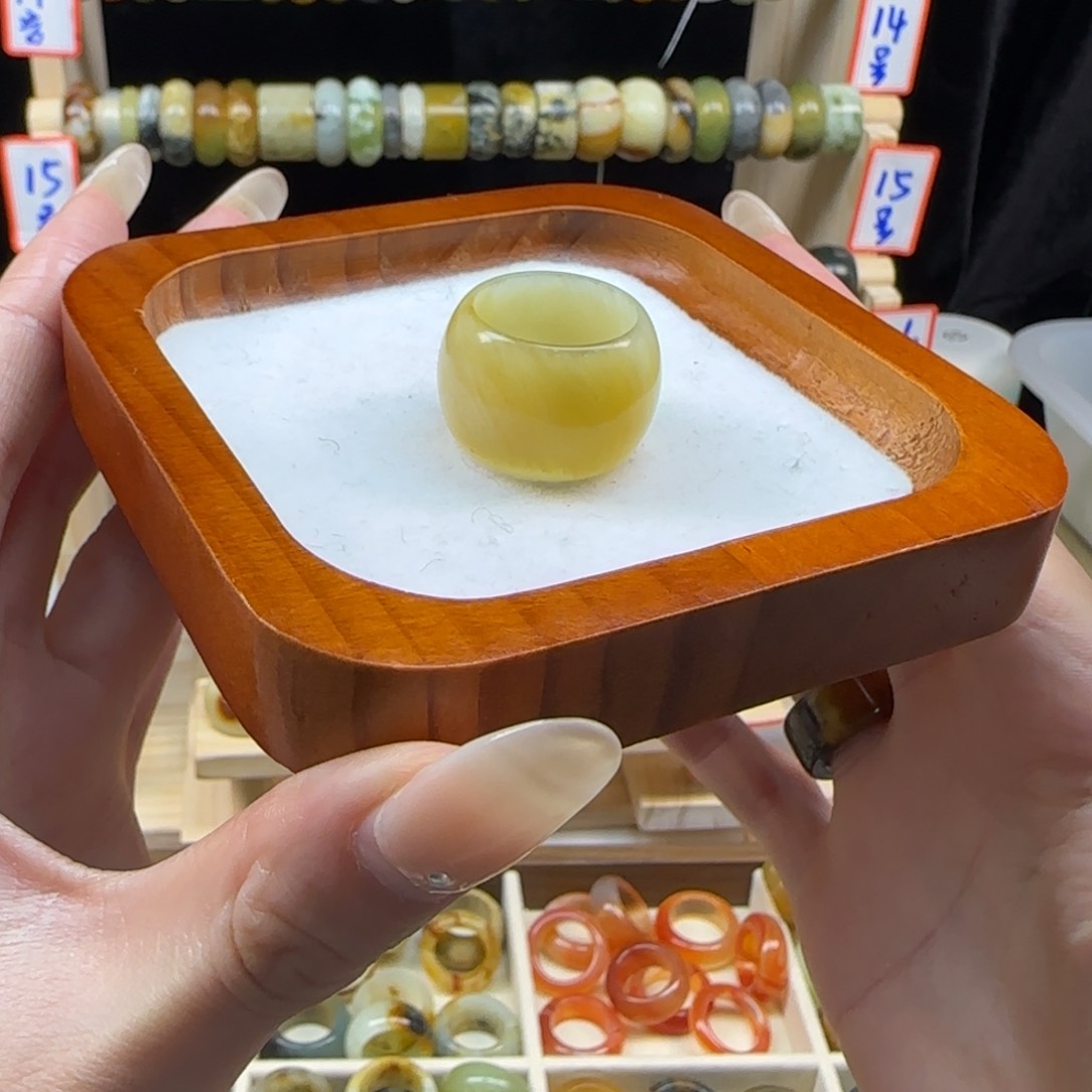 蛇纹石玉岫玉内径18.3合金爱****小