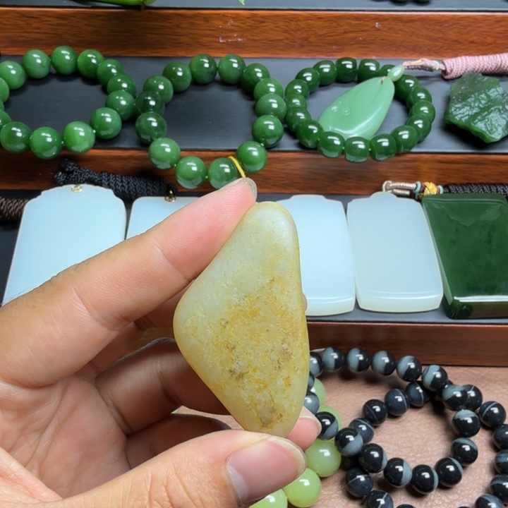 未镶嵌手链和田玉（糖玉）