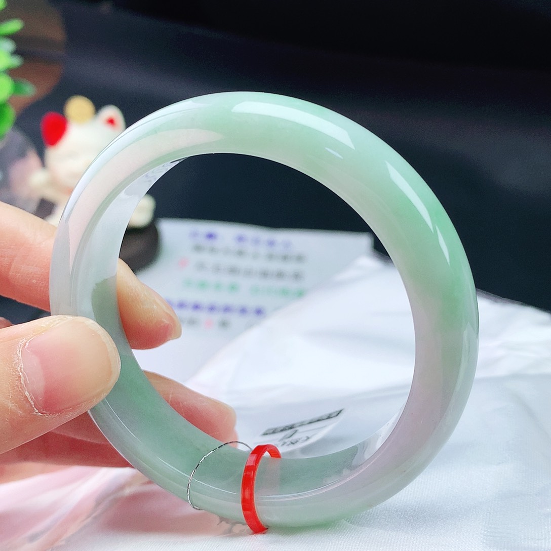 翡翠手镯未镶嵌53圈