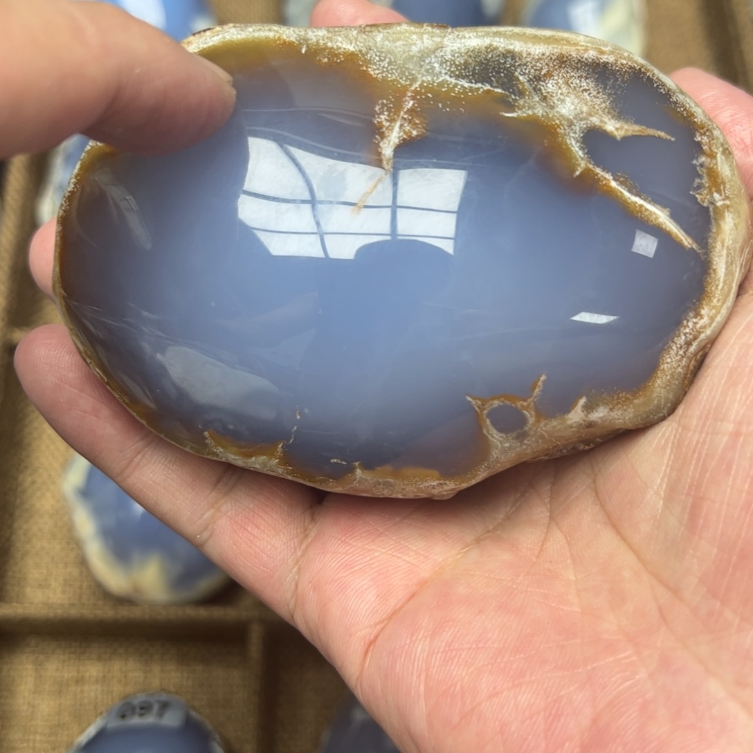 敬***石未镶嵌玛瑙/玉髓珠宝奇石