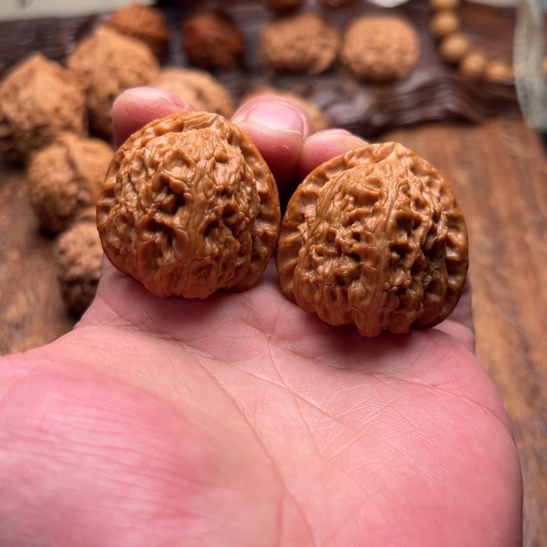 文玩核桃把件三角白