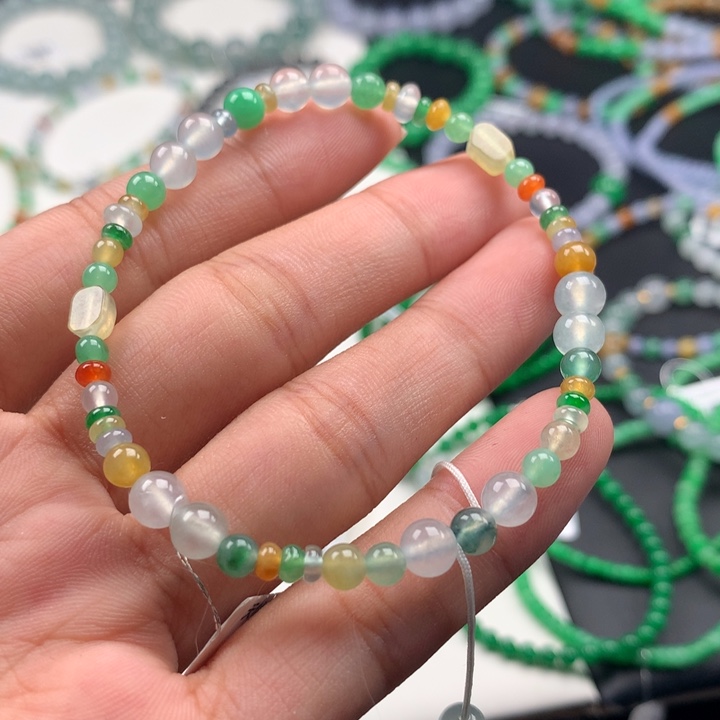 翡翠未镶嵌手镯卡