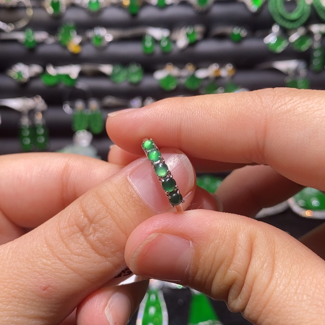 翡翠戒指银S925镶嵌天然翡翠