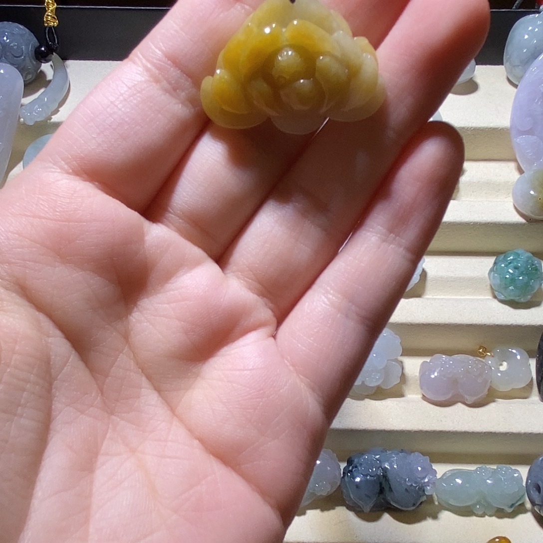 清***）翡翠散珠未镶嵌翡翠