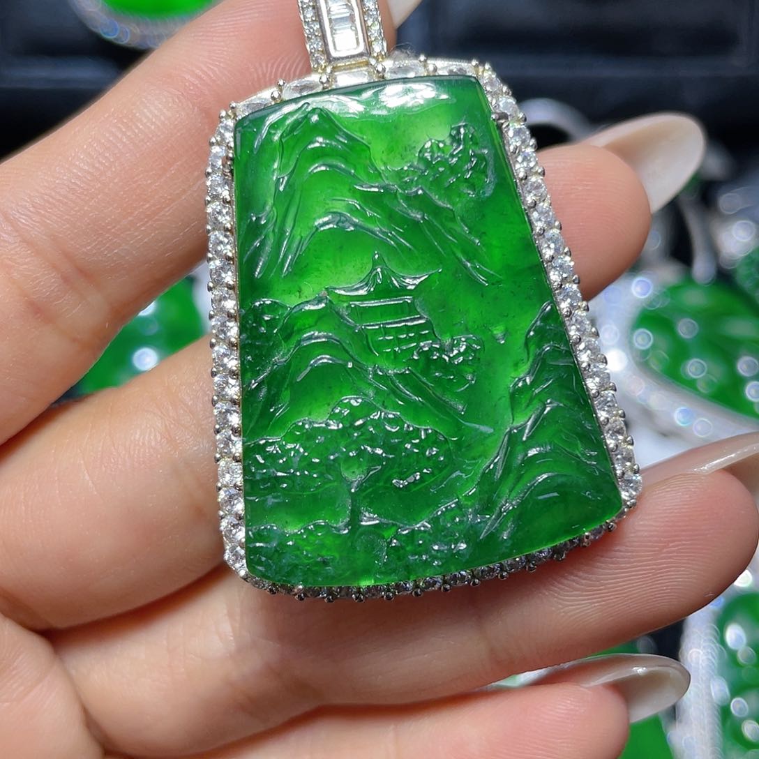 翡翠颈饰银S925镶嵌翡翠