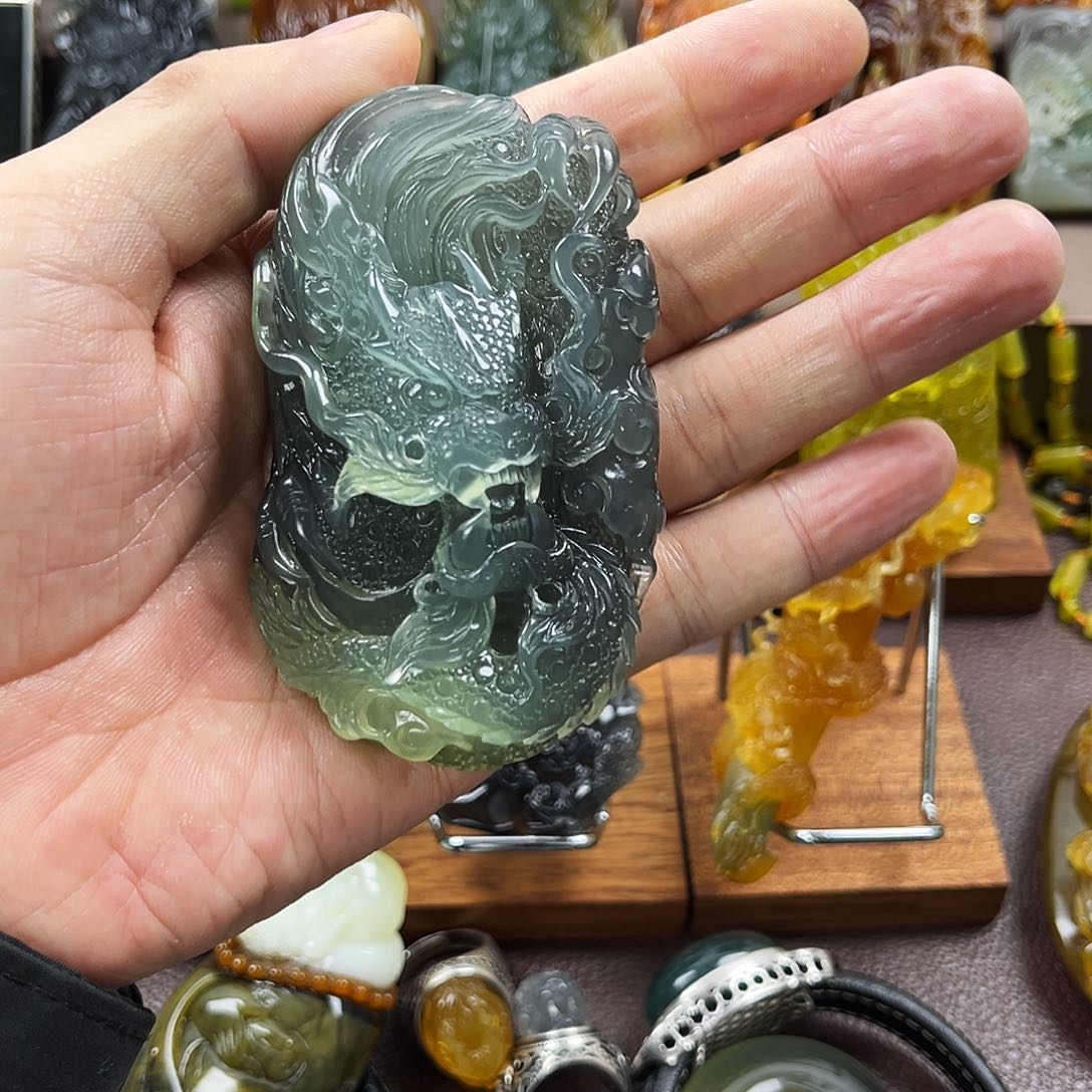 蛇纹石玉颈饰未镶嵌红*