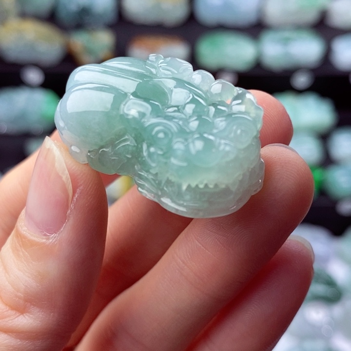 翡翠颈饰未镶嵌天然