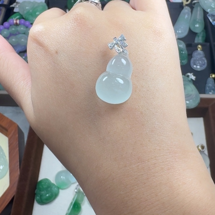 翡翠未镶嵌颈饰11