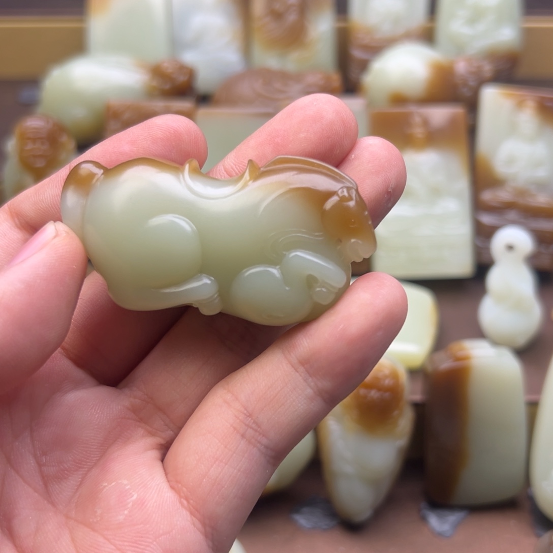 真***敌和田玉（糖玉）未镶嵌颈饰