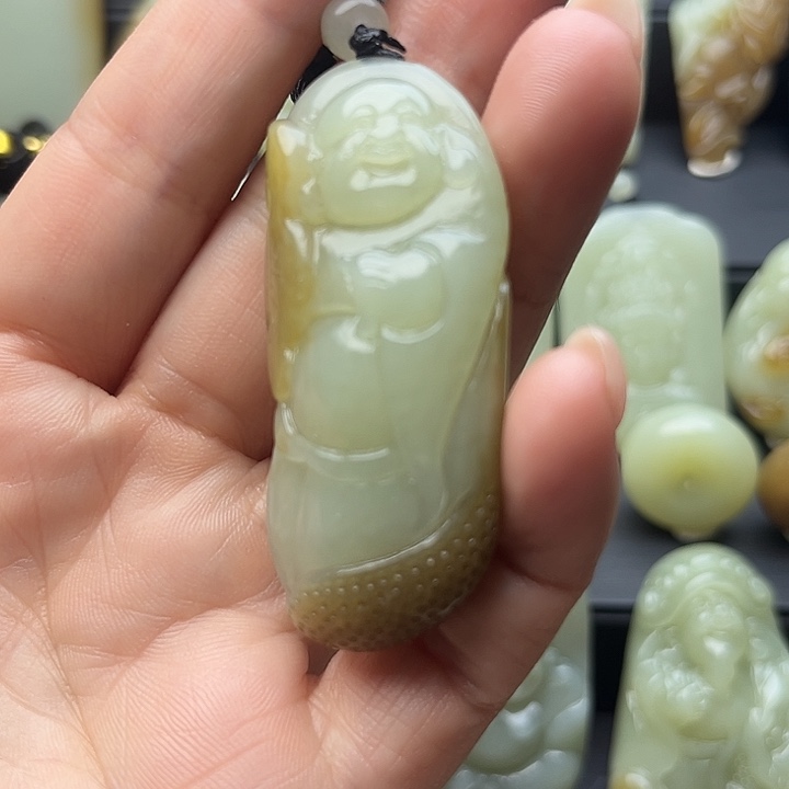 和田玉（糖玉）未镶嵌颈饰