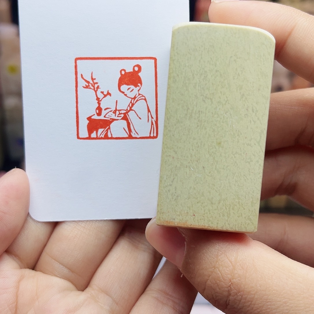 寿山石印石2.5写字小娘子 手工篆刻