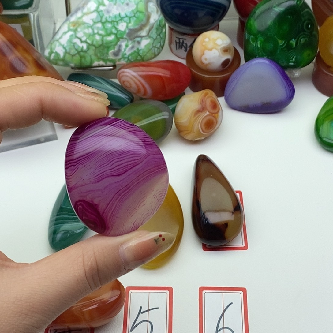 玛瑙/玉髓未镶嵌珠宝奇石