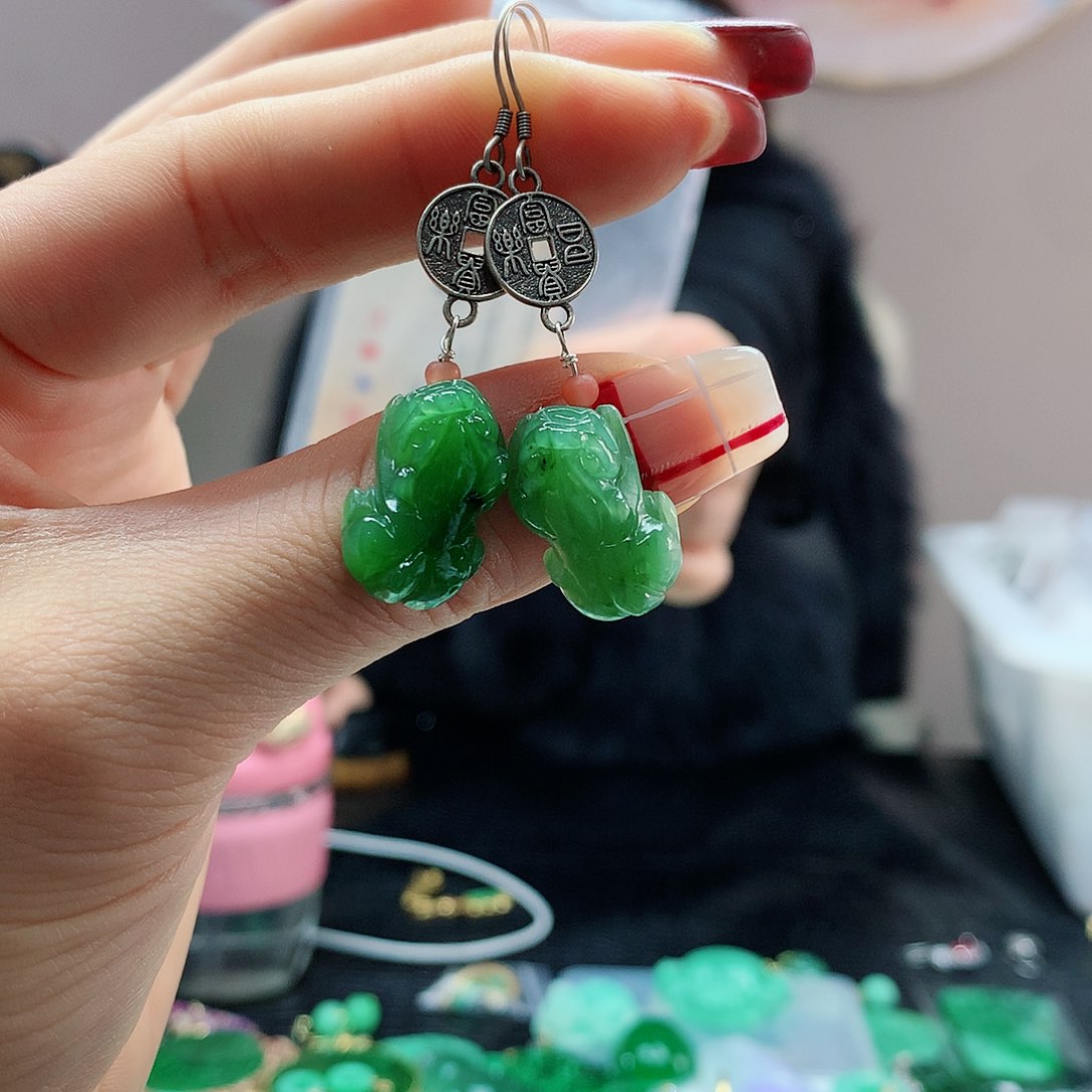 【闪购商品】翡翠耳饰未镶嵌，