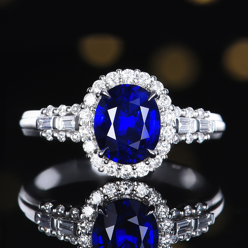 气质款18K金镶钻天然蓝宝石戒指