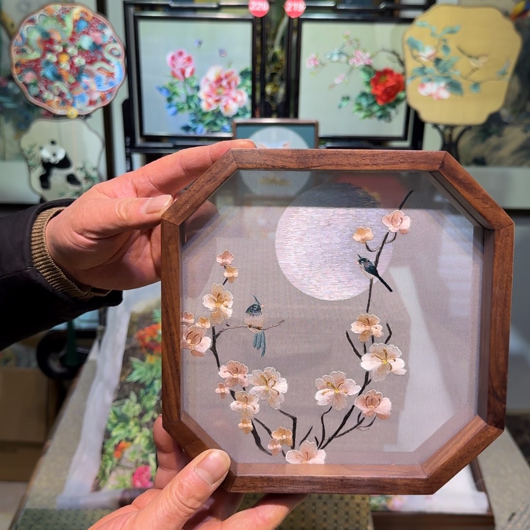 刺绣刺绣工艺精湛