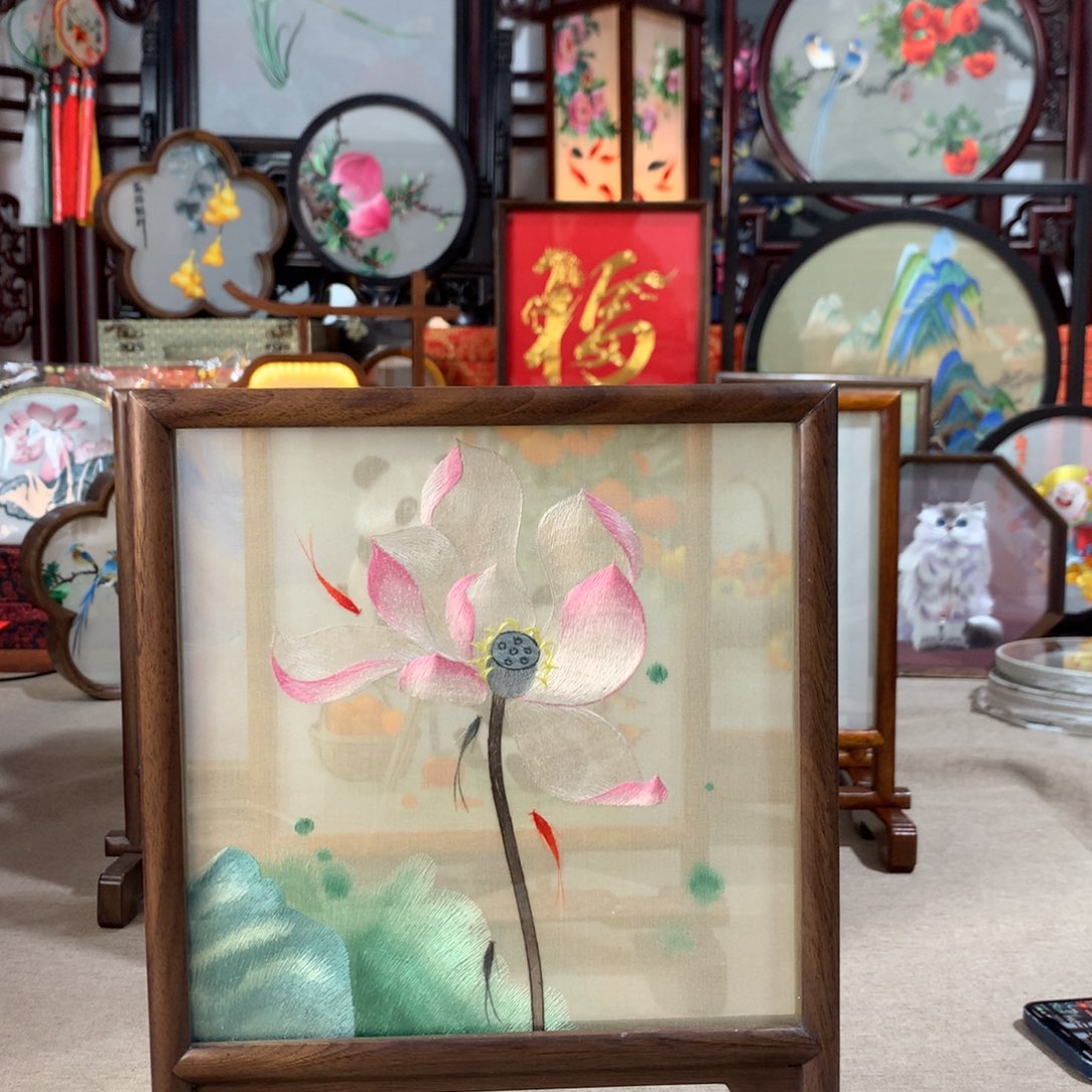 木精品苏绣实木摆件