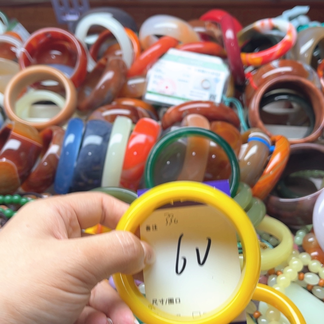 玛瑙/玉髓手镯未镶嵌