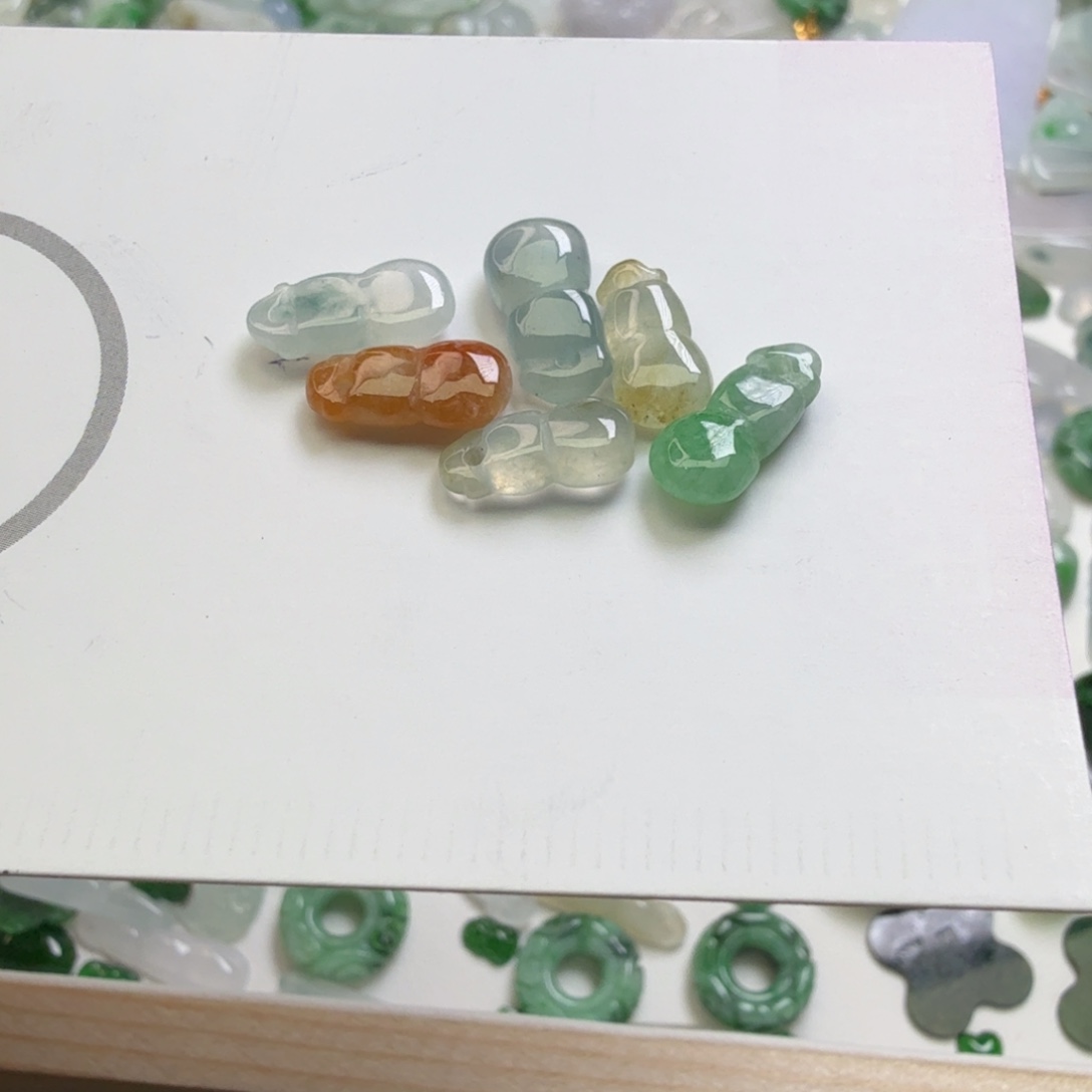 翡翠未镶嵌颈饰111