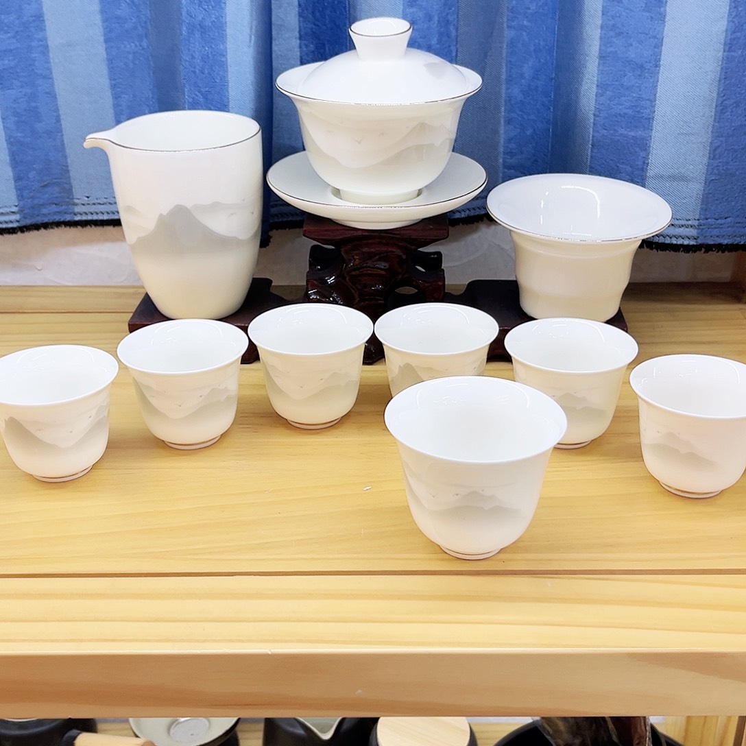 不带盒羊脂玉水墨山水套装