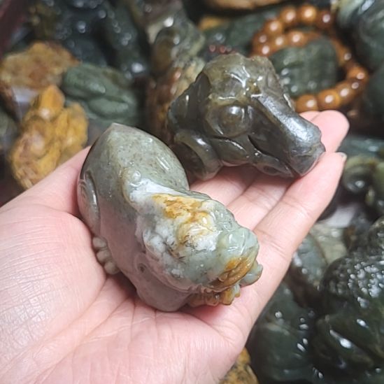 岫岩河磨玉（透闪石质玉）未镶嵌挂件