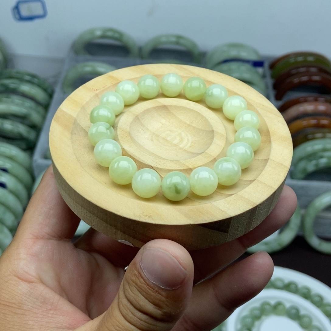 未镶嵌蛇纹石玉手链