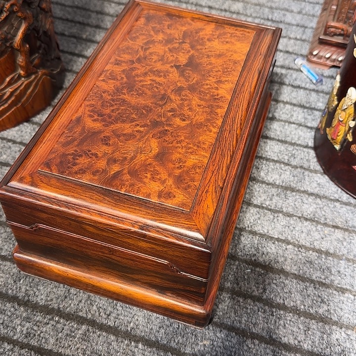 金***5工艺品的销售收入达到