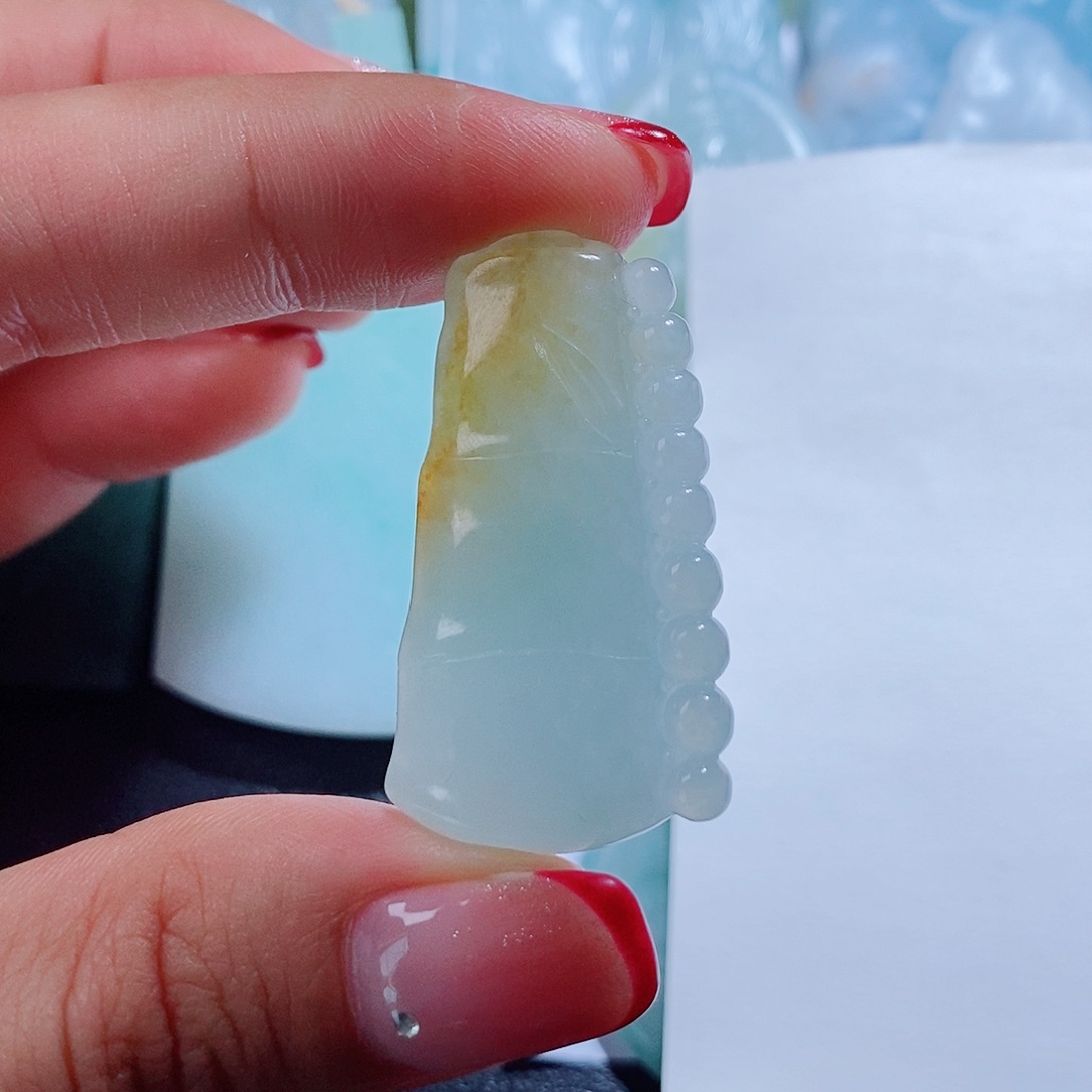 定制翡翠未镶嵌毛货不支持退换货，付款后确认抛光