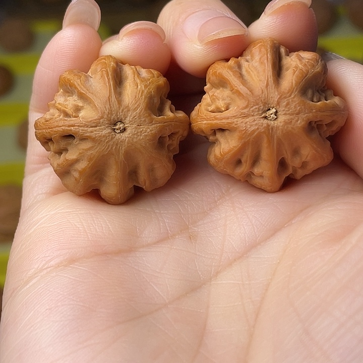 三***车文玩核桃吊坠精品八棱