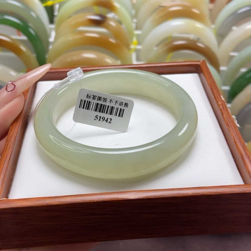 【闪购商品】和田玉手镯未镶嵌蒙***?和田玉55.6