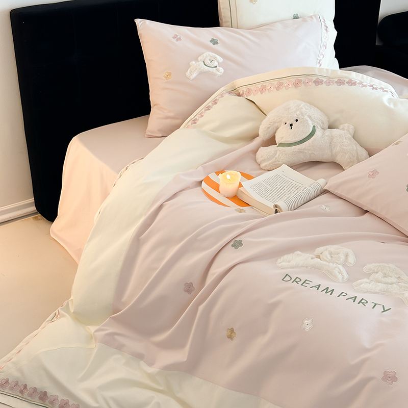 新款100支全棉磨毛高密度刺绣+贴布绣+大拼角工艺四件套-皮皮狗