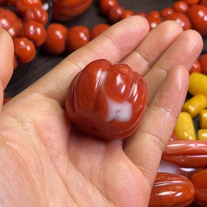 颈饰琉璃大****仙琉璃……….