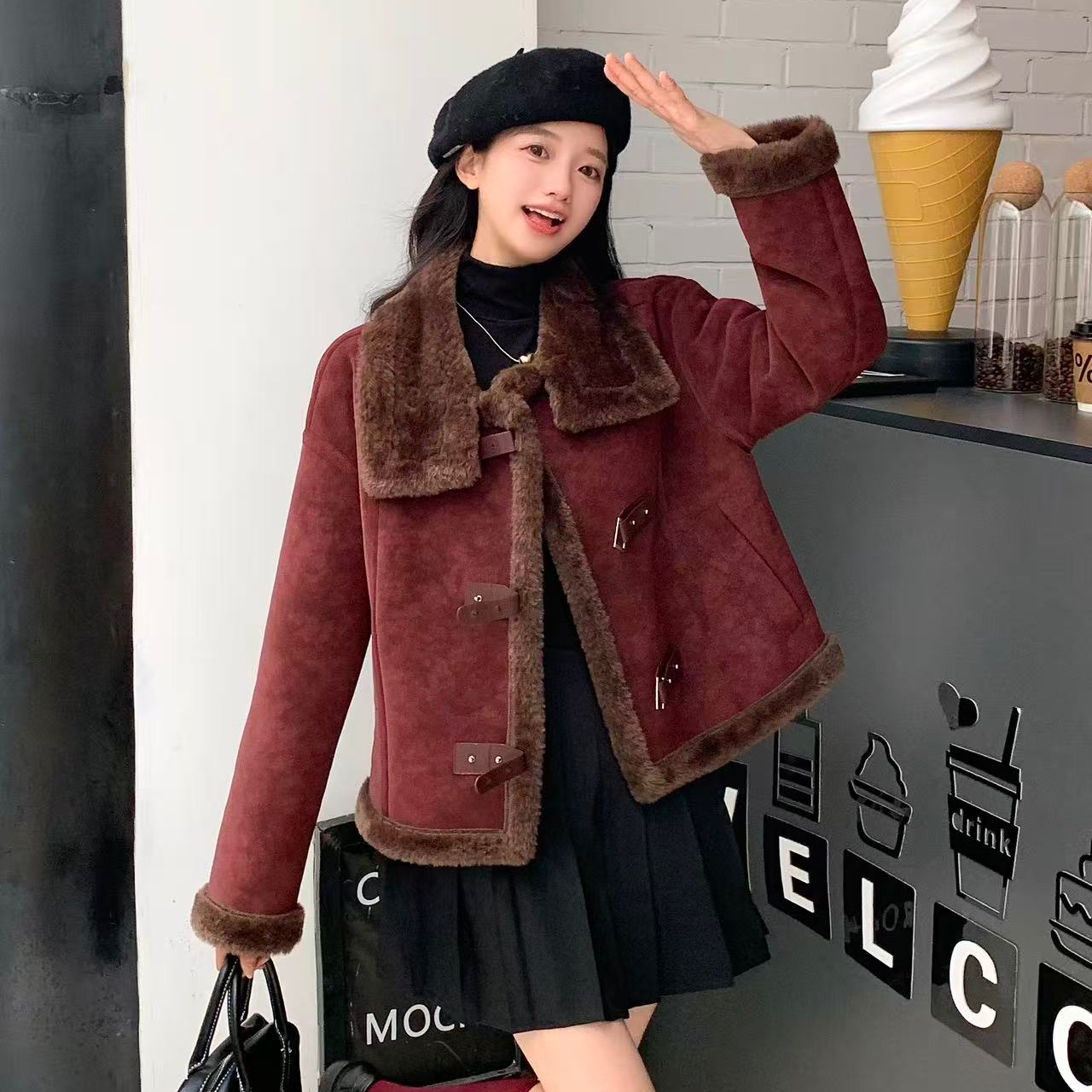 [易小慧]减龄皮扣厚实保暖防风外套保暖